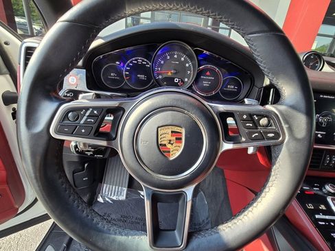 Used 2019 Porsche Cayenne image 24