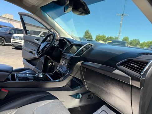 Used 2019 Ford Edge Titanium FWD image 42