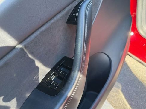 Used 2020 Tesla Model Y Performance image 22