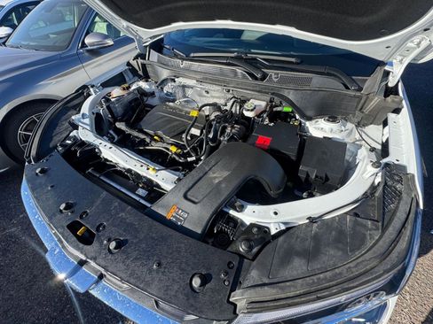 Used 2025 Chevrolet Trax LT w/ LT Convenience Package image 30