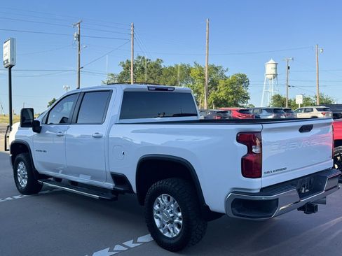 Used 2022 Chevrolet Silverado 2500 LT w/ Convenience Package AWD/4WD image 5