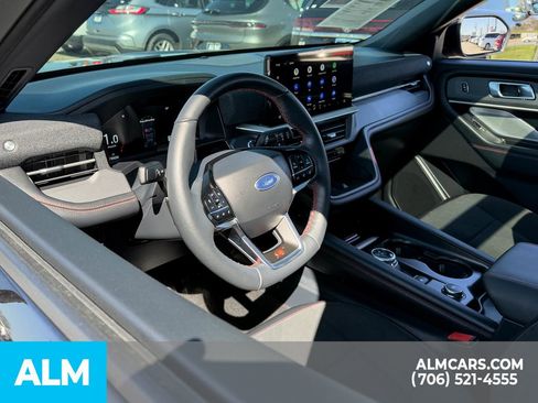 Used 2025 Ford Explorer ST image 9