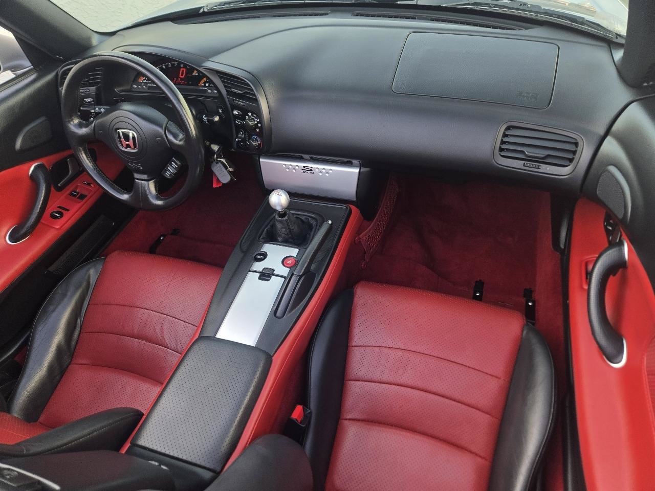 Used 2004 Honda S2000 image 10