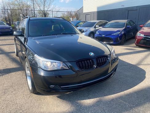 Used 2010 BMW 535i xDrive Wagon AWD/4WD image 5
