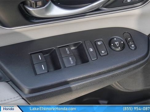 Used 2022 Honda CR-V Touring image 14
