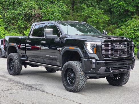 Used 2024 GMC Sierra 2500 Denali Ultimate w/ Max Trailering Package AWD/4WD image 9