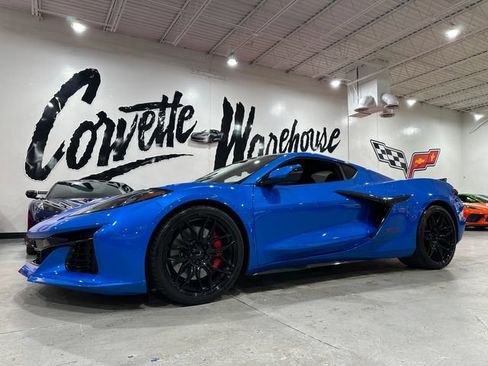 Used 2025 Chevrolet Corvette Z06 RWD image 1