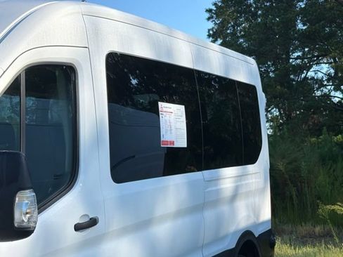 Used 2024 Ford Transit 350 XLT RWD image 5