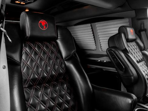 Used 2023 GMC Savana 2500 image 27