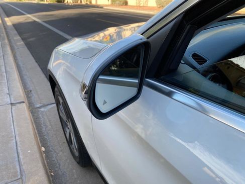 Used 2016 Mercedes-Benz GLC 300 w/ Premium Package image 22