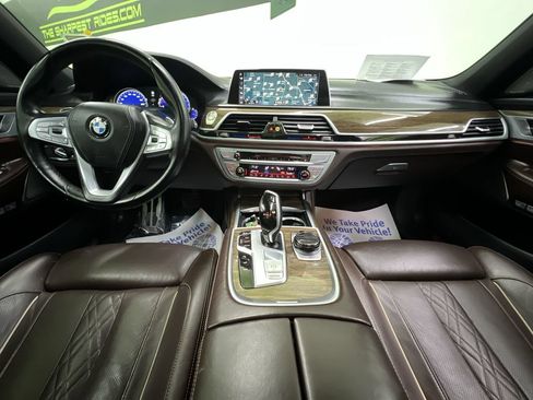 Used 2017 BMW 750i xDrive AWD/4WD image 17