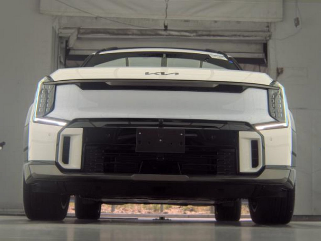 Used 2026 Kia EV9 GT-Line AWD/4WD image 4