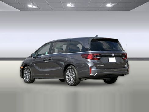 New 2026 Honda Odyssey Touring image 3