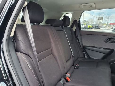 Used 2023 Nissan Rogue S image 16