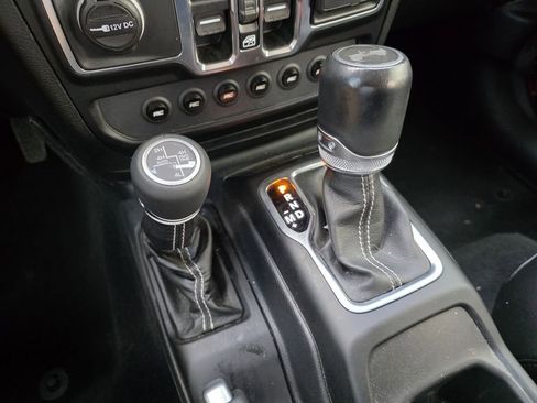 Used 2021 Jeep Wrangler Unlimited Sahara w/ Cold Weather Group image 31