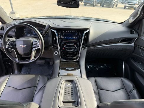 Used 2017 Cadillac Escalade ESV Platinum image 15