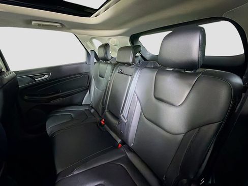 Used 2019 Ford Edge Titanium FWD image 25