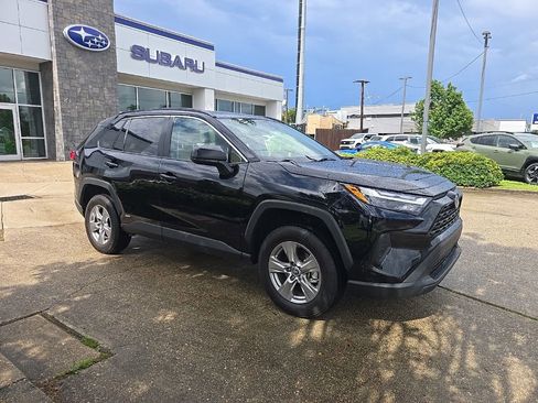 Used 2024 Toyota RAV4 LE AWD/4WD image 3