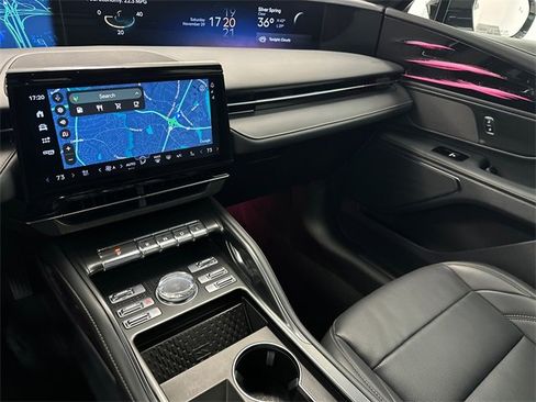 Used 2024 Lincoln Nautilus Premier w/ Jet Appearance Package image 25