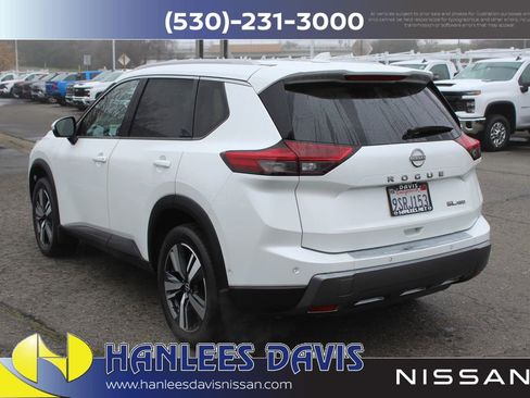 Used 2024 Nissan Rogue SL w/ SL Premium Package image 9