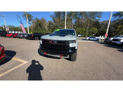 Used 2024 Chevrolet Silverado 1500 ZR2 w/ Technology Package image 3