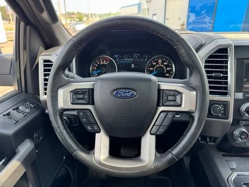 Used 2015 Ford F150 Platinum w/ Equipment Group 701A Luxury AWD/4WD image 18