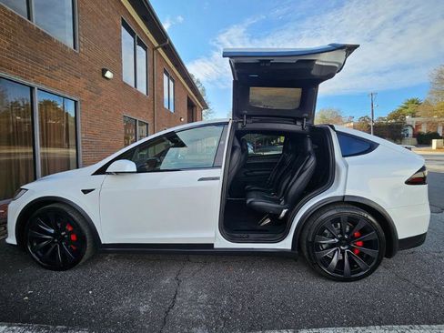 Used 2024 Tesla Model X Plaid image 59