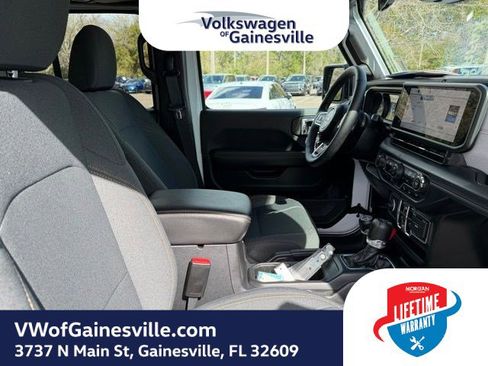 Used 2025 Jeep Wrangler Sahara w/ Safety Group image 10