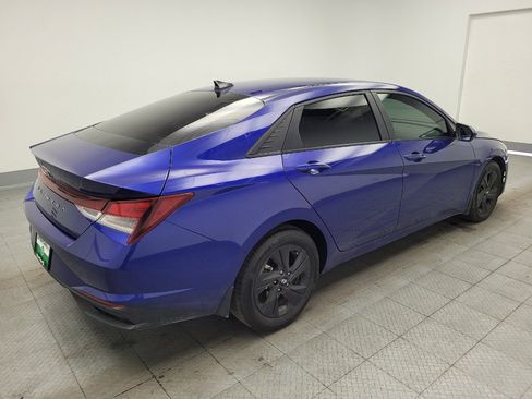 Used 2022 Hyundai Elantra SEL w/ Convenience Package FWD image 9