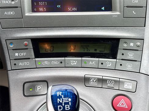Used 2015 Toyota Prius Two FWD image 15