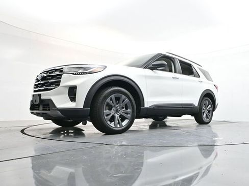 New 2026 Ford Explorer Active w/ Active Comfort Package image 30