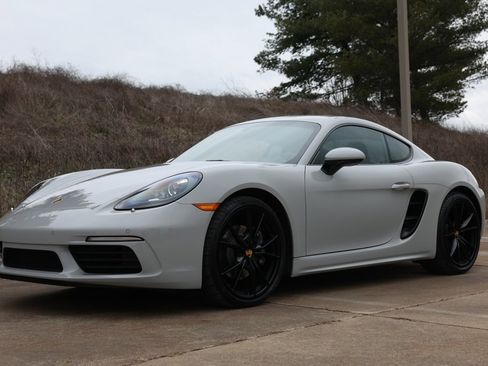 Used 2025 Porsche 718 Cayman image 4