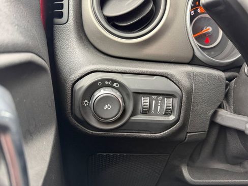 Used 2021 Jeep Wrangler Sport AWD/4WD image 30