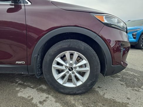 Used 2020 Kia Sorento LX image 2