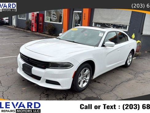 Used 2022 Dodge Charger SXT w/ Leather Interior Group RWD image 3