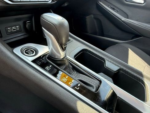 Used 2025 Nissan Sentra SV image 26