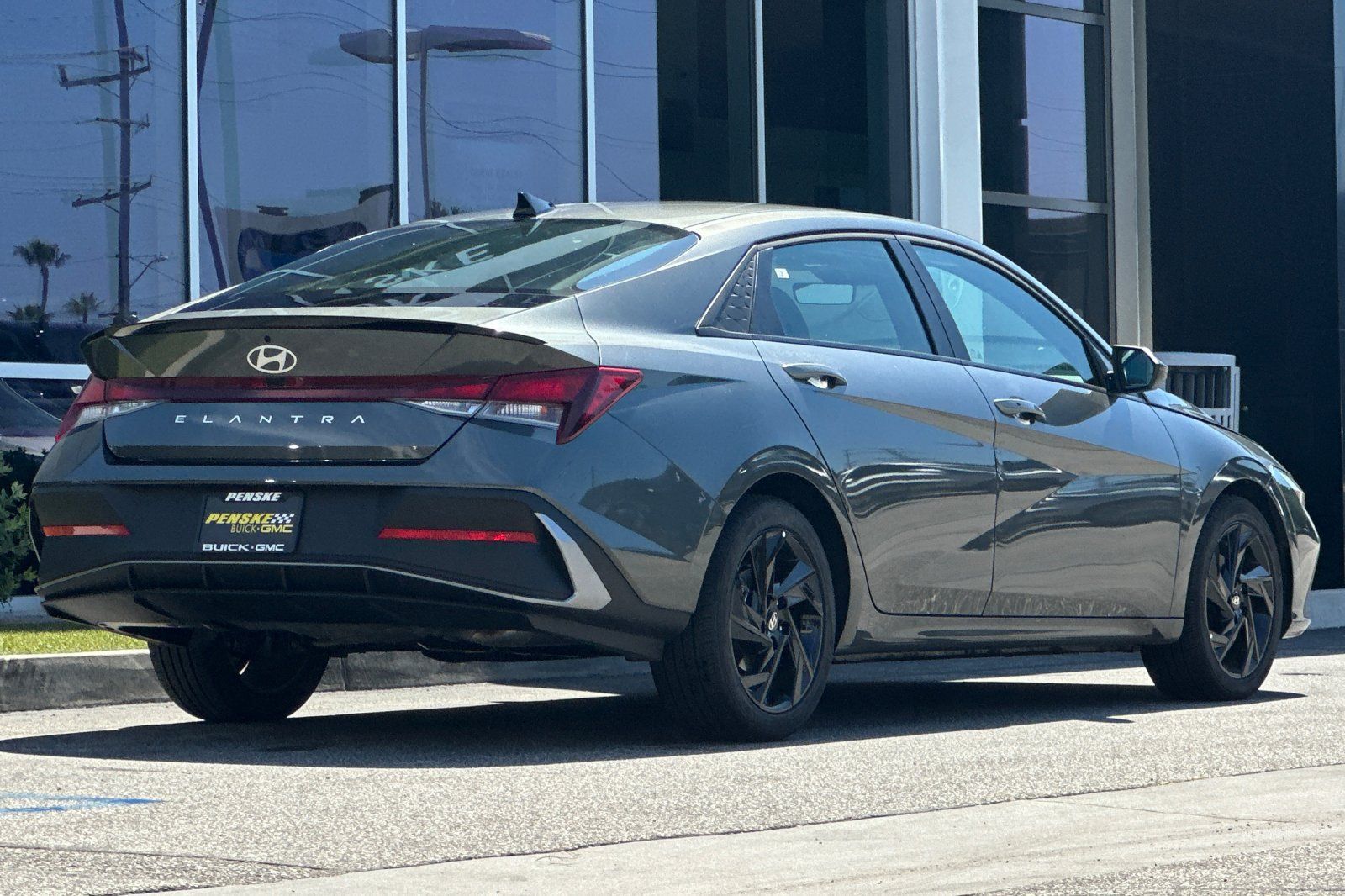 Used 2026 Hyundai Elantra Sport FWD image 4