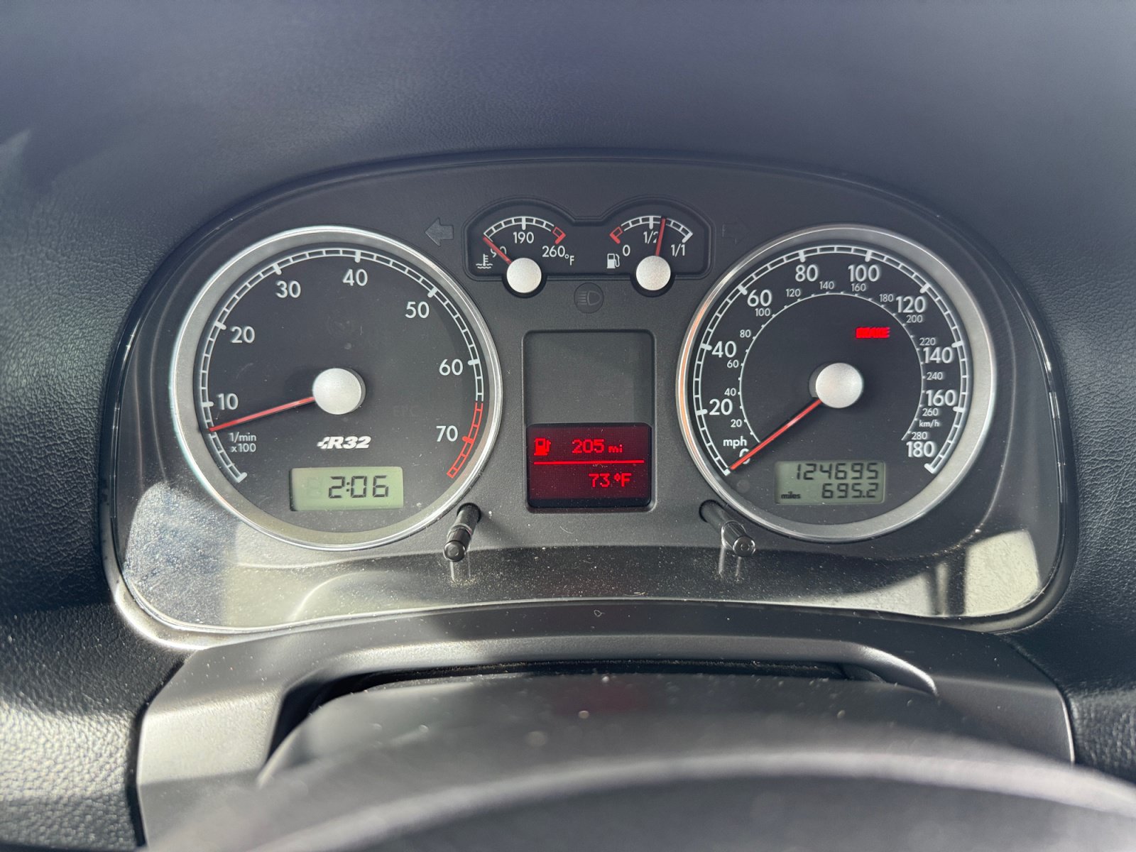 Used 2004 Volkswagen R32 AWD/4WD image 11