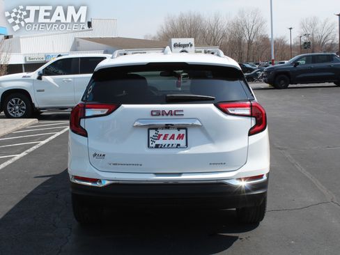 Used 2024 GMC Terrain SLT image 5