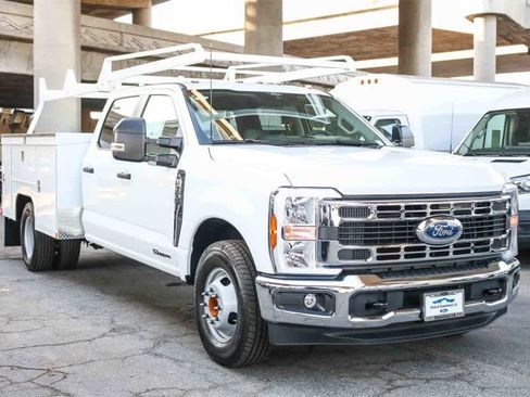 New 2026 Ford F350 XL w/ XL Chrome Package image 3