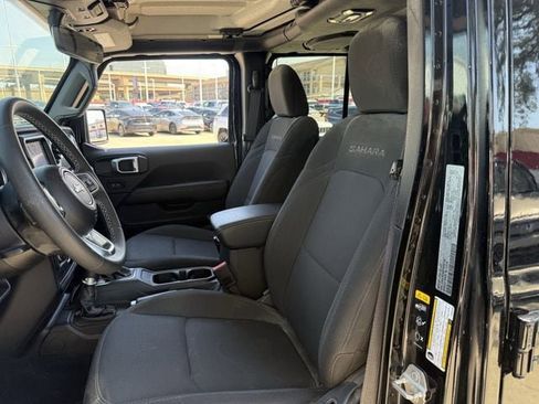 Used 2023 Jeep Wrangler Unlimited Sahara AWD/4WD image 26