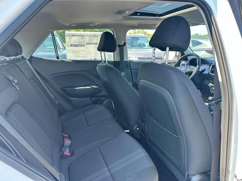 Used 2026 Hyundai Venue SEL FWD image 4
