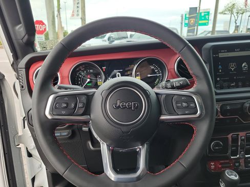 Used 2023 Jeep Wrangler Unlimited Rubicon 4xe image 16