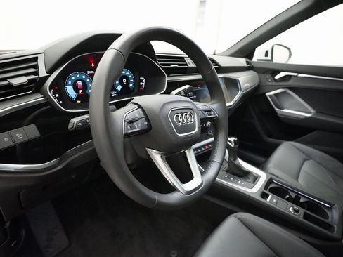 Used 2025 Audi Q3 2.0T Premium w/ Convenience Package image 19