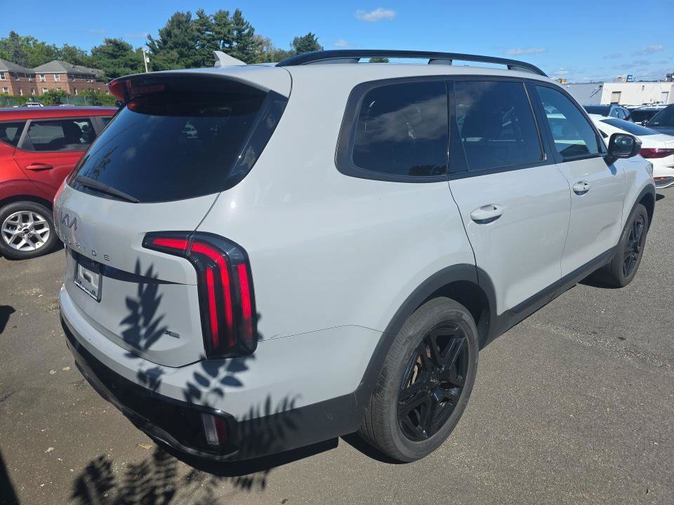 Used 2024 Kia Telluride EX X-Line AWD/4WD image 3