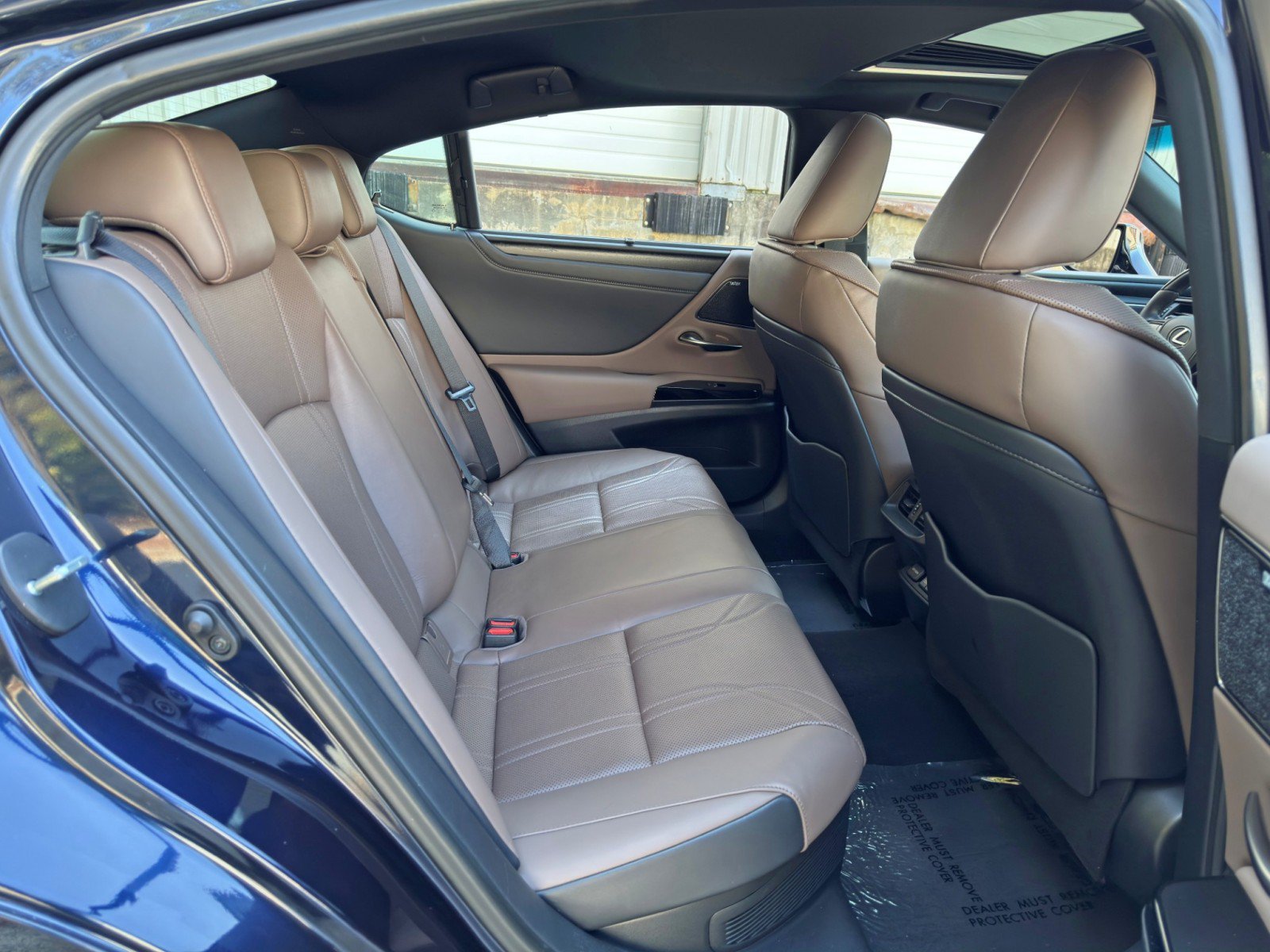 Used 2024 Lexus ES 300h Ultra Luxury w/ Accessory Package (Z2) FWD image 45
