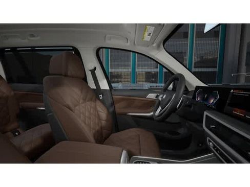 New 2026 BMW X7 xDrive40i image 9