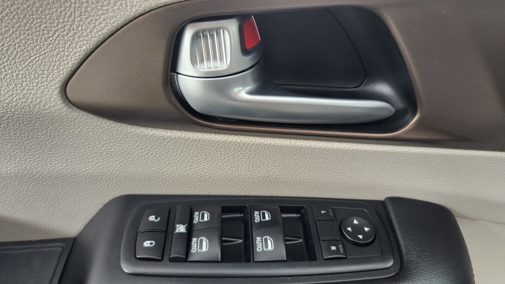 Used 2017 Chrysler Pacifica Touring-L Plus FWD image 24