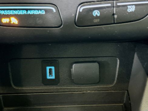 Used 2017 Ford Escape Titanium image 26