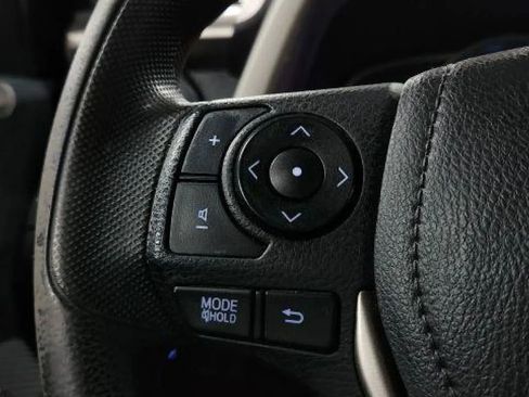 Used 2014 Toyota RAV4 LE image 23